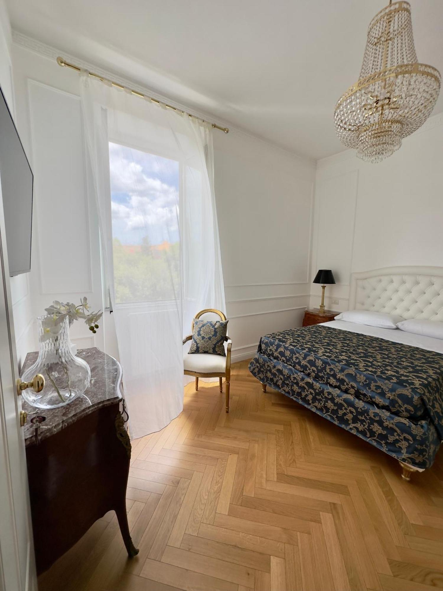 Bed And Breakfast King Plaza Rom Exteriör bild